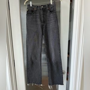 Levi Ribcage Staihht Jeans • Size 27